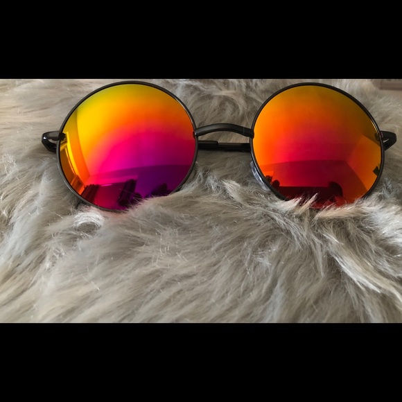 Sunglasses - Picture 1 of 1